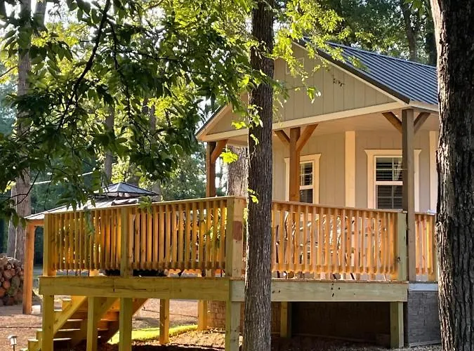 Cozy Cabin In Crestwood Subdivision